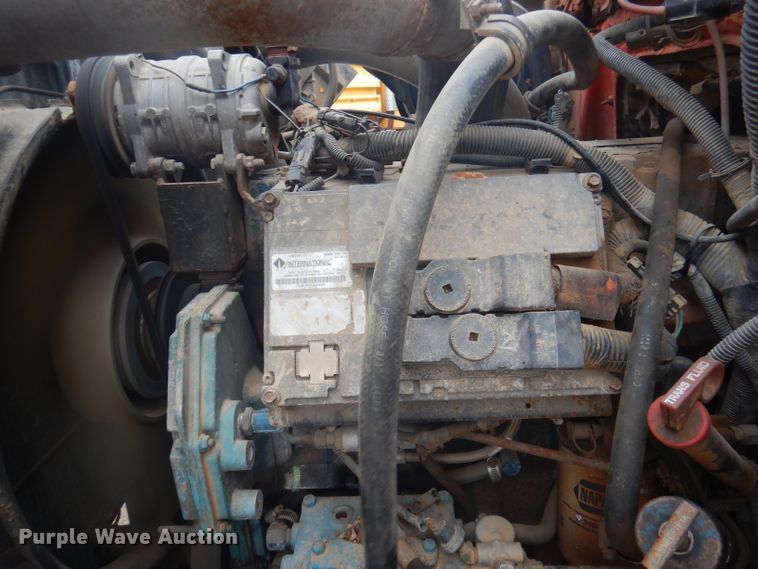 image for item DA5484 1999 International 4900  dump truck