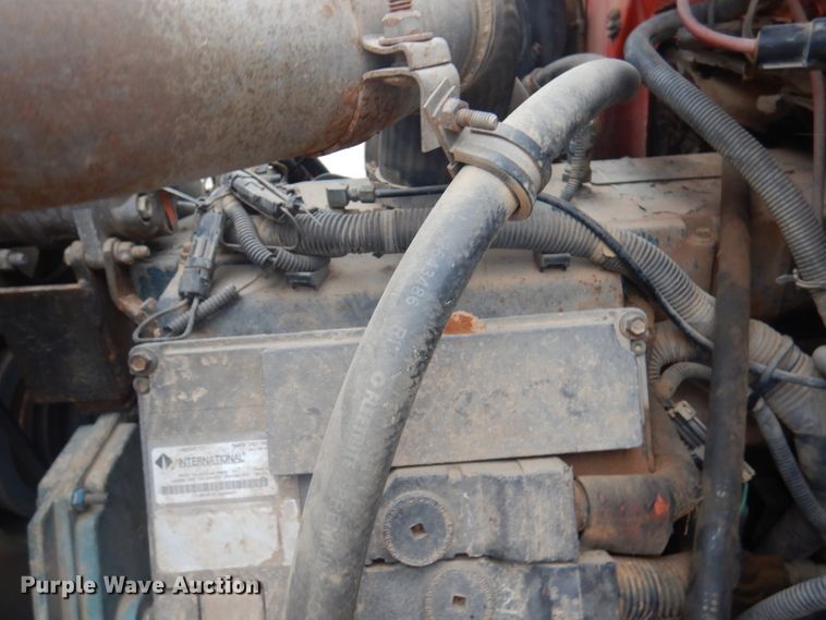 image for item DA5484 1999 International 4900  dump truck