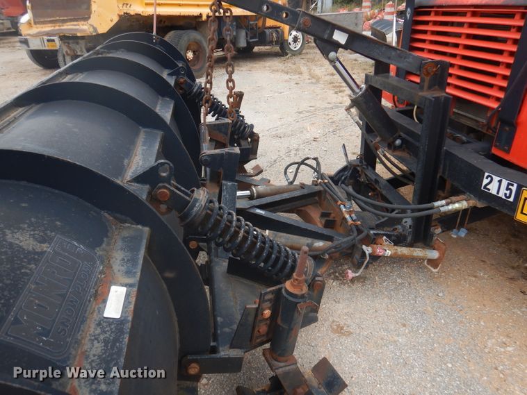 image for item DA5484 1999 International 4900  dump truck