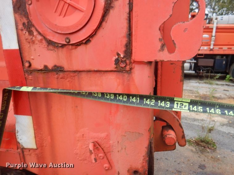 image for item DA5484 1999 International 4900  dump truck