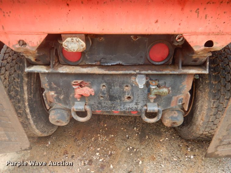 image for item DA5484 1999 International 4900  dump truck