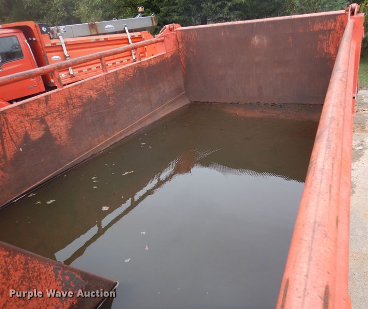 image for item DA5484 1999 International 4900  dump truck