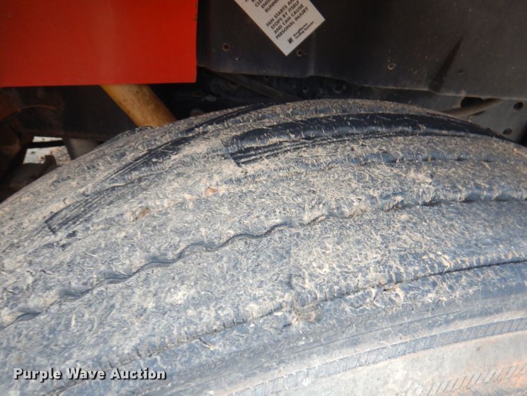 image for item DA5484 1999 International 4900  dump truck