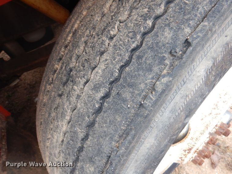 image for item DA5484 1999 International 4900  dump truck