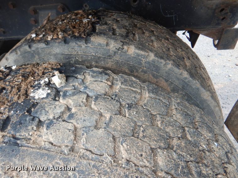 image for item DA5484 1999 International 4900  dump truck