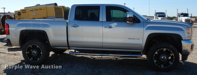 image for item DF0282 2015 GMC Sierra 2500HD  Crew Cab pickup truck
