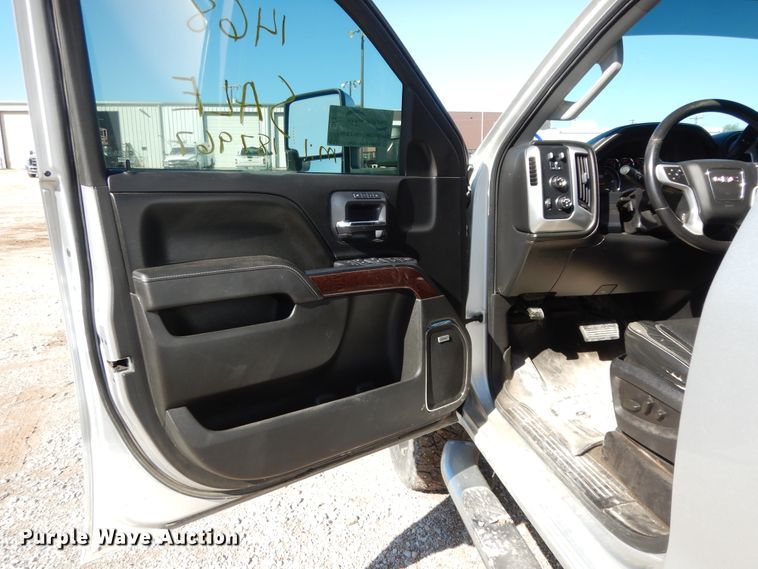 image for item DF0282 2015 GMC Sierra 2500HD  Crew Cab pickup truck