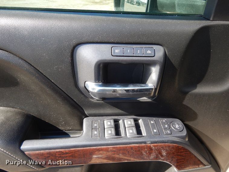 image for item DF0282 2015 GMC Sierra 2500HD  Crew Cab pickup truck