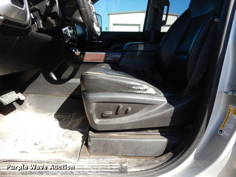 image for item DF0282 2015 GMC Sierra 2500HD  Crew Cab pickup truck