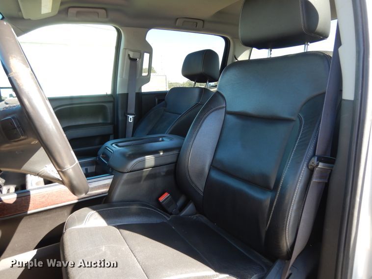 image for item DF0282 2015 GMC Sierra 2500HD  Crew Cab pickup truck