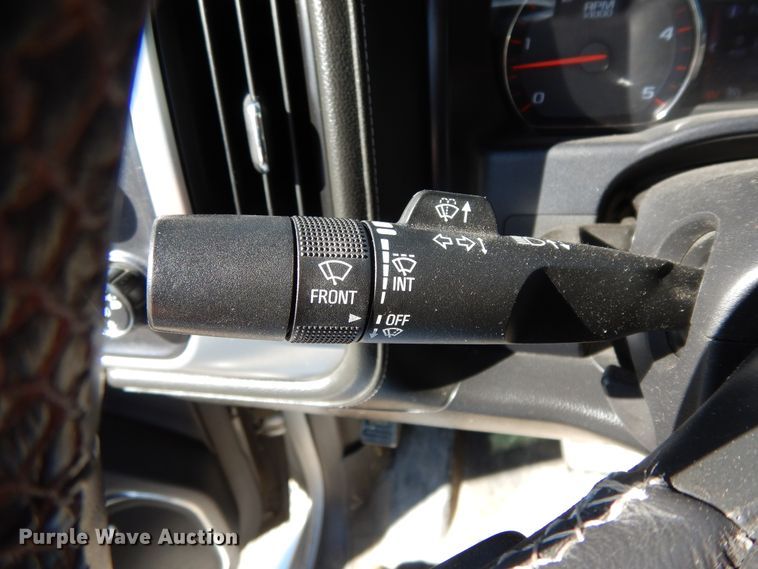 image for item DF0282 2015 GMC Sierra 2500HD  Crew Cab pickup truck