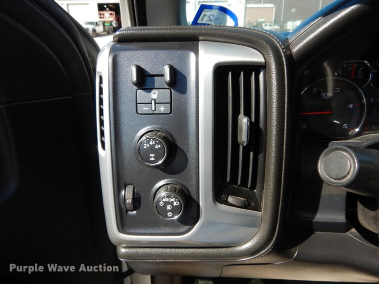 image for item DF0282 2015 GMC Sierra 2500HD  Crew Cab pickup truck