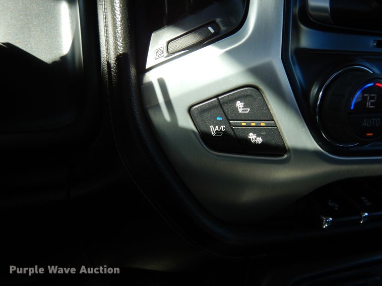 image for item DF0282 2015 GMC Sierra 2500HD  Crew Cab pickup truck