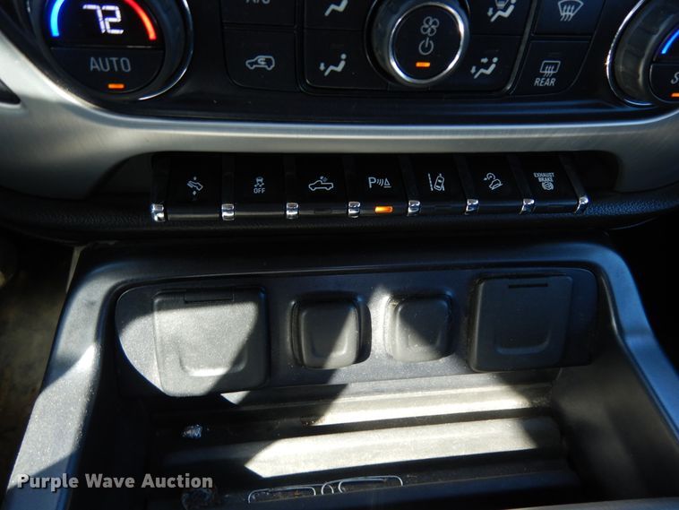 image for item DF0282 2015 GMC Sierra 2500HD  Crew Cab pickup truck