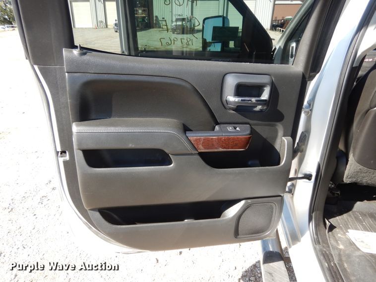 image for item DF0282 2015 GMC Sierra 2500HD  Crew Cab pickup truck