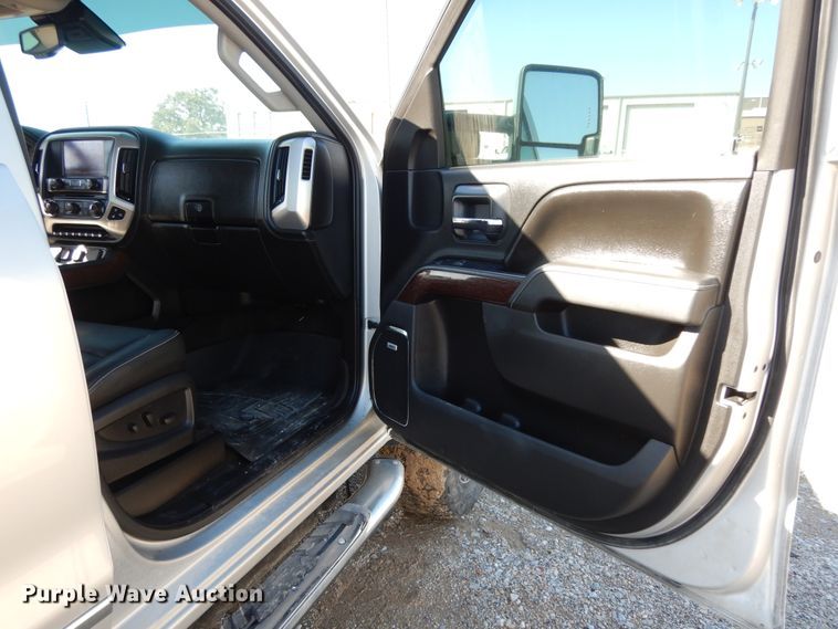 image for item DF0282 2015 GMC Sierra 2500HD  Crew Cab pickup truck