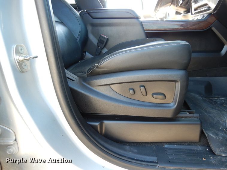 image for item DF0282 2015 GMC Sierra 2500HD  Crew Cab pickup truck