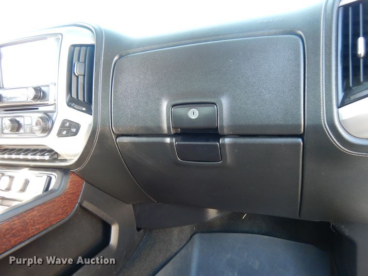 image for item DF0282 2015 GMC Sierra 2500HD  Crew Cab pickup truck