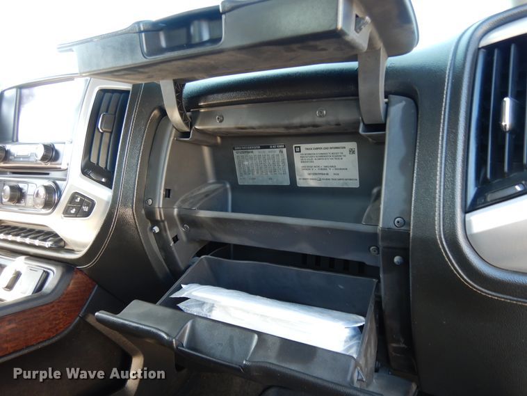 image for item DF0282 2015 GMC Sierra 2500HD  Crew Cab pickup truck