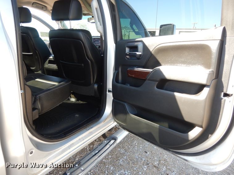 image for item DF0282 2015 GMC Sierra 2500HD  Crew Cab pickup truck