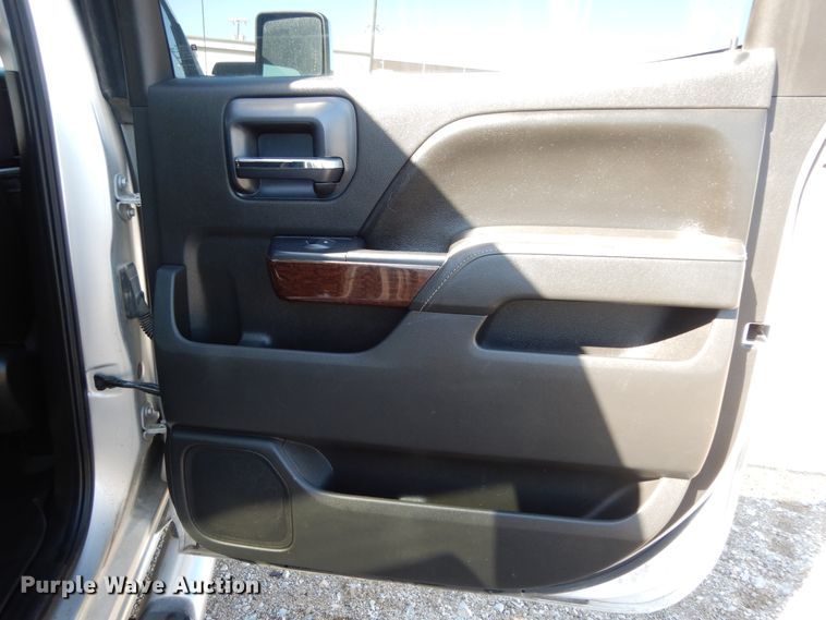 image for item DF0282 2015 GMC Sierra 2500HD  Crew Cab pickup truck