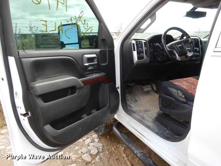 image for item DF0284 2015 GMC Sierra 2500HD  Crew Cab pickup truck