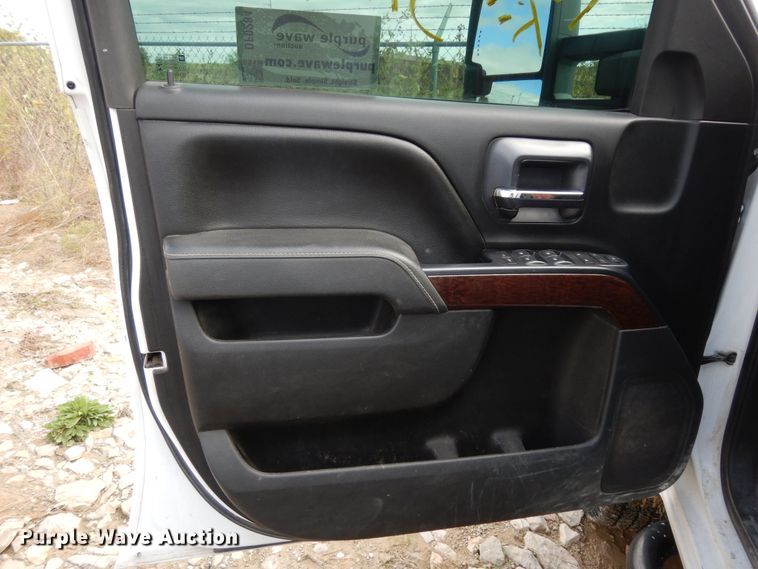 image for item DF0284 2015 GMC Sierra 2500HD  Crew Cab pickup truck