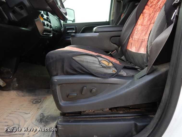 image for item DF0284 2015 GMC Sierra 2500HD  Crew Cab pickup truck