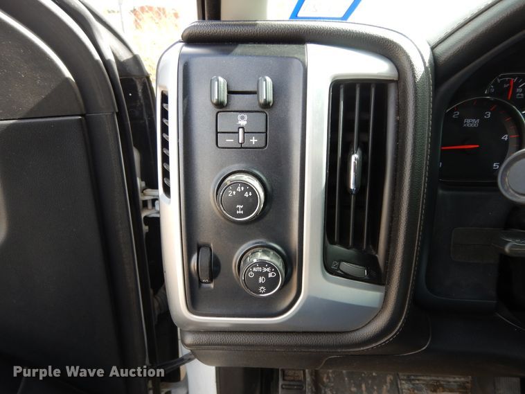 image for item DF0284 2015 GMC Sierra 2500HD  Crew Cab pickup truck