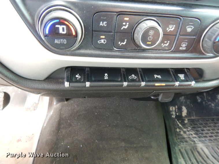 image for item DF0284 2015 GMC Sierra 2500HD  Crew Cab pickup truck