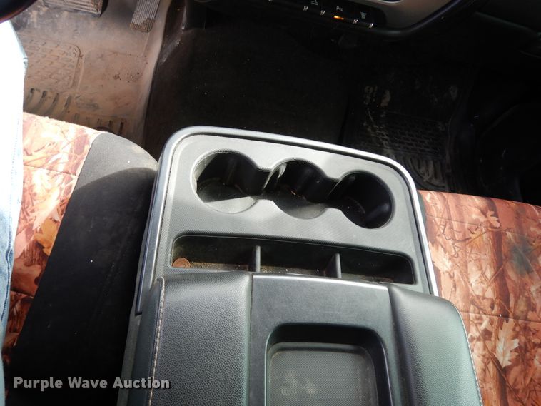 image for item DF0284 2015 GMC Sierra 2500HD  Crew Cab pickup truck