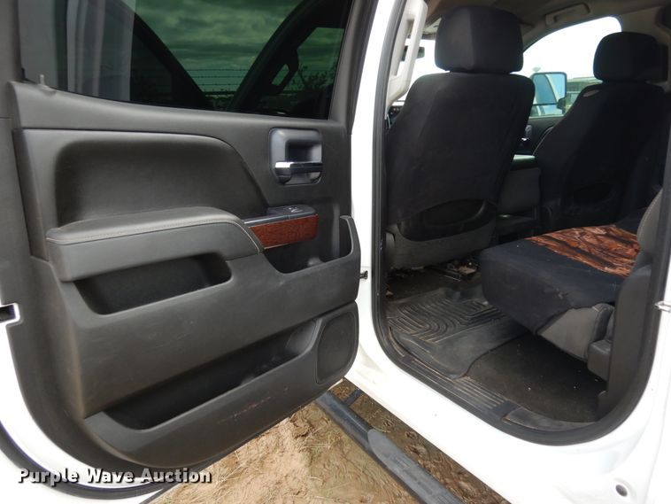 image for item DF0284 2015 GMC Sierra 2500HD  Crew Cab pickup truck