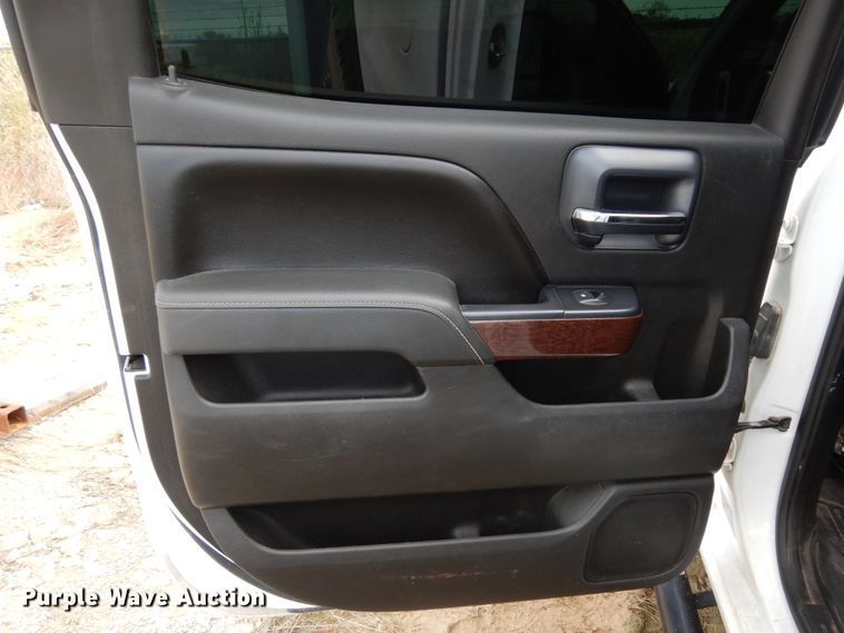 image for item DF0284 2015 GMC Sierra 2500HD  Crew Cab pickup truck