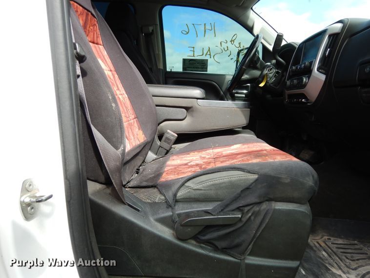 image for item DF0284 2015 GMC Sierra 2500HD  Crew Cab pickup truck