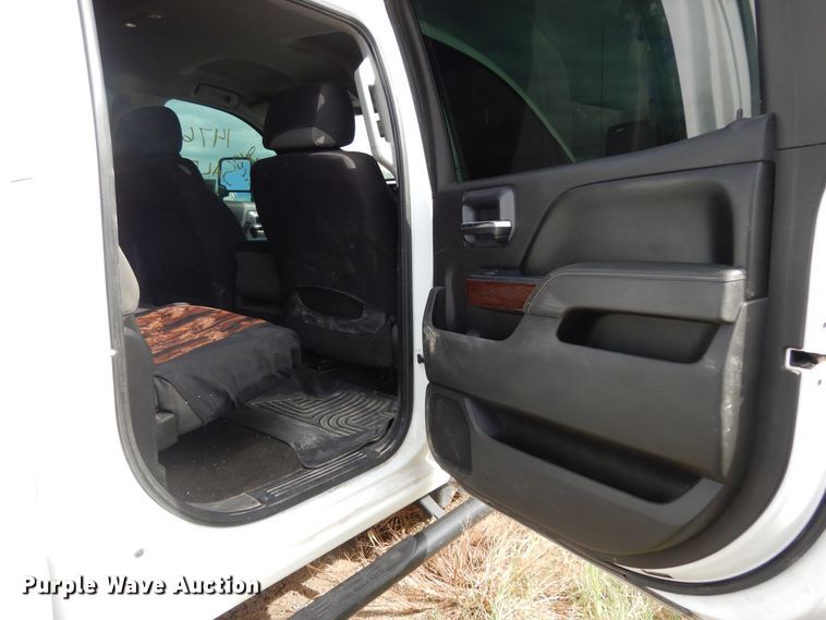 image for item DF0284 2015 GMC Sierra 2500HD  Crew Cab pickup truck