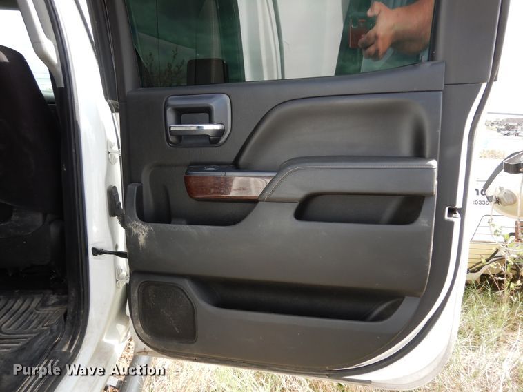image for item DF0284 2015 GMC Sierra 2500HD  Crew Cab pickup truck