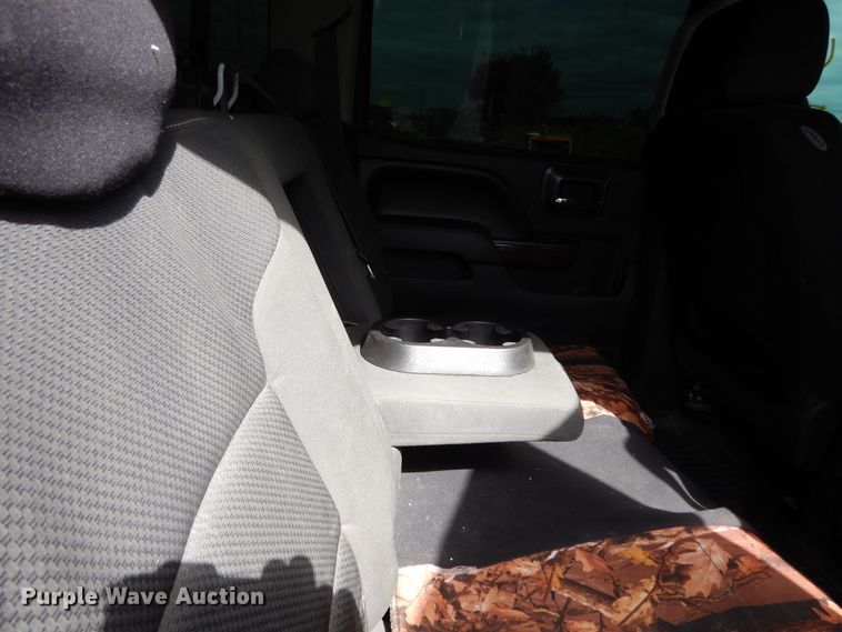 image for item DF0284 2015 GMC Sierra 2500HD  Crew Cab pickup truck