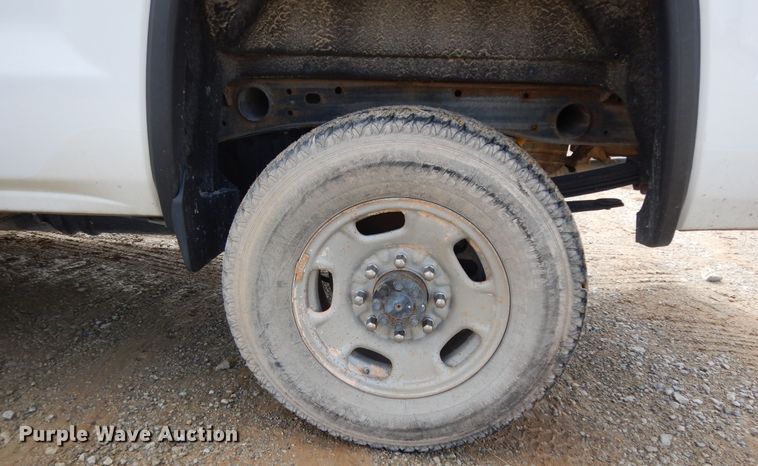 image for item DF0284 2015 GMC Sierra 2500HD  Crew Cab pickup truck