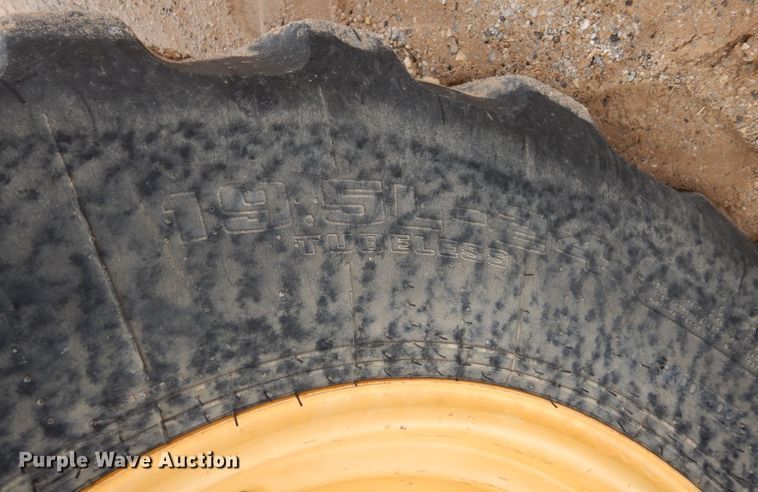 image for item DF0287 2012 John Deere 310SJ  backhoe