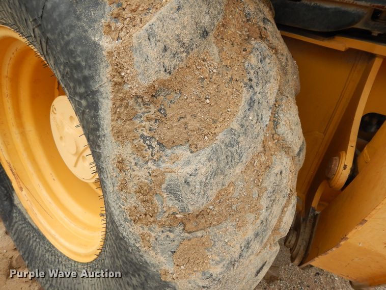 image for item DF0287 2012 John Deere 310SJ  backhoe