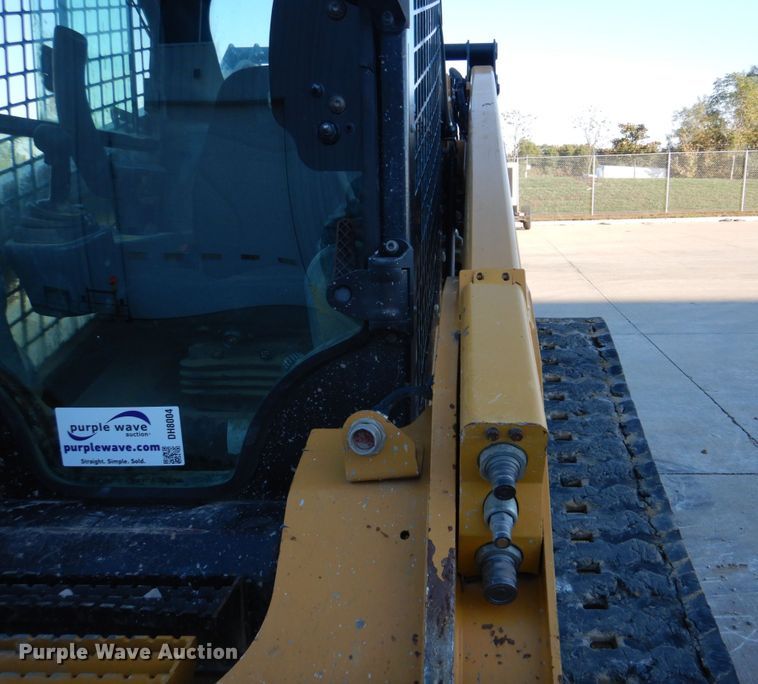 image for item DH8004 2017 Caterpillar 299D2  tracked skid steer loader