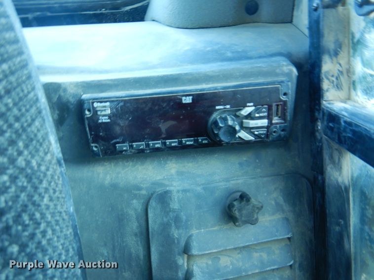 image for item DH8004 2017 Caterpillar 299D2  tracked skid steer loader