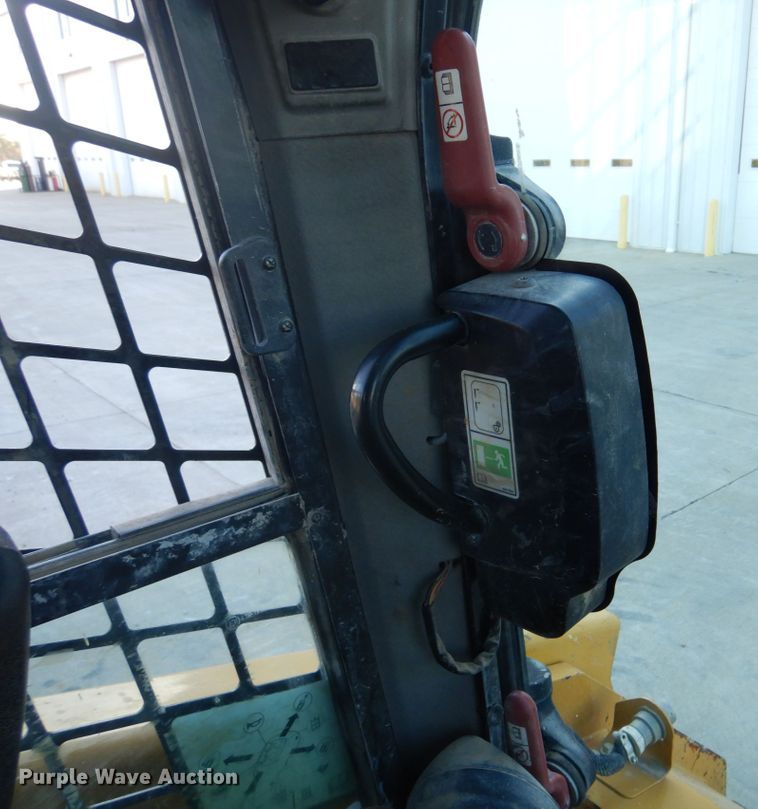 image for item DH8004 2017 Caterpillar 299D2  tracked skid steer loader