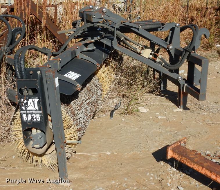 image for item DI8544 Caterpillar BA25  broom