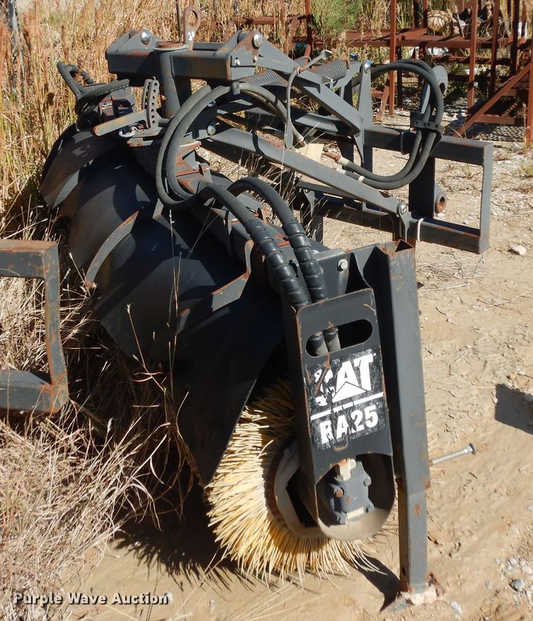 image for item DI8544 Caterpillar BA25  broom