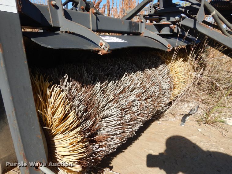 image for item DI8544 Caterpillar BA25  broom