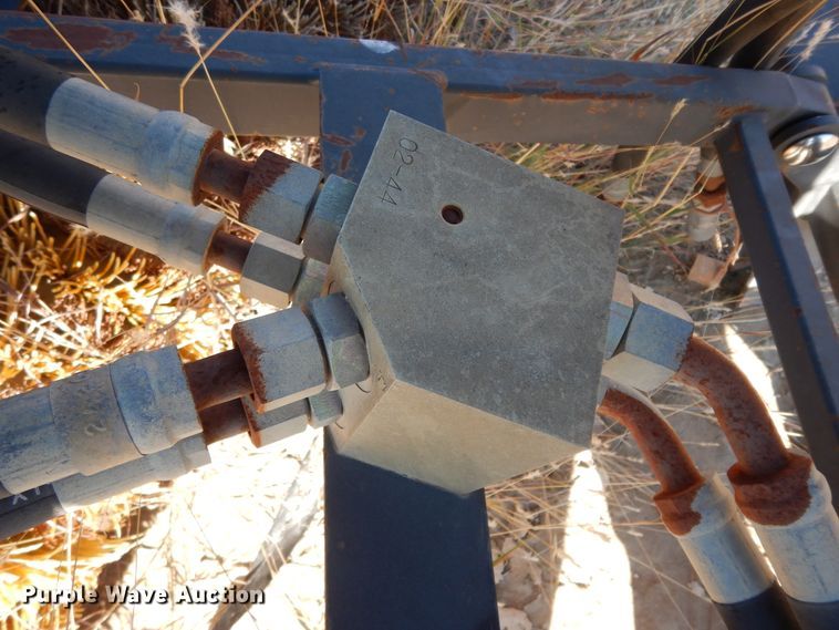 image for item DI8544 Caterpillar BA25  broom