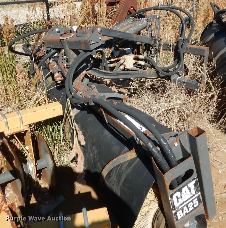 image for item DI8545 Caterpillar BA25  broom