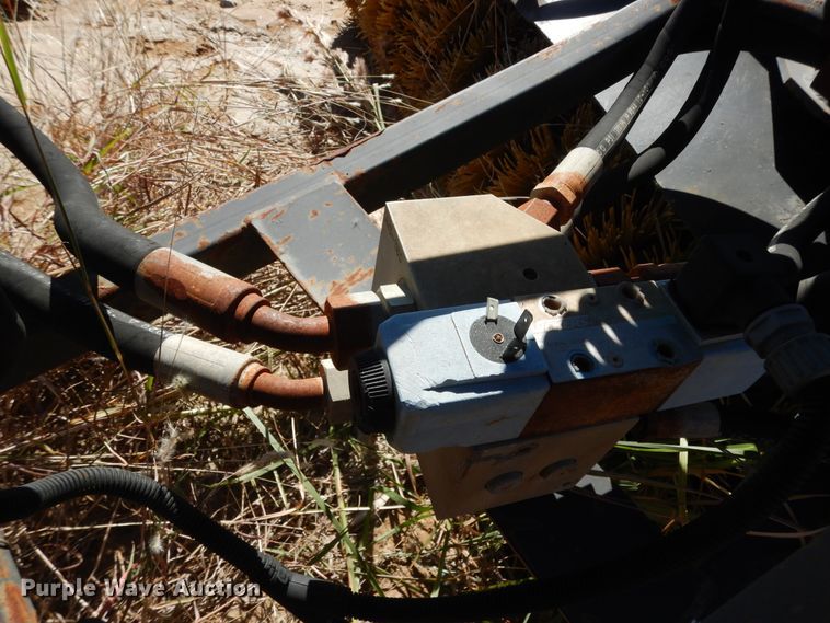 image for item DI8545 Caterpillar BA25  broom