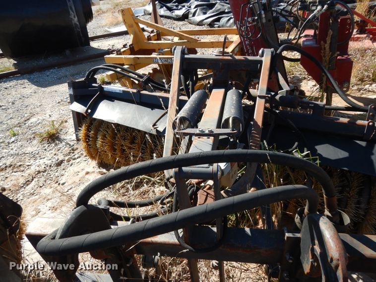 image for item DI8545 Caterpillar BA25  broom